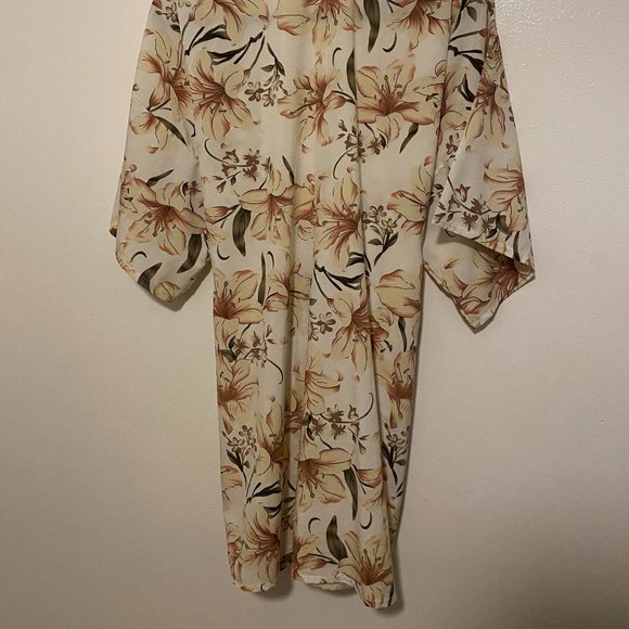 Silky Flowy Robe/Cover up - Picture 6 of 6